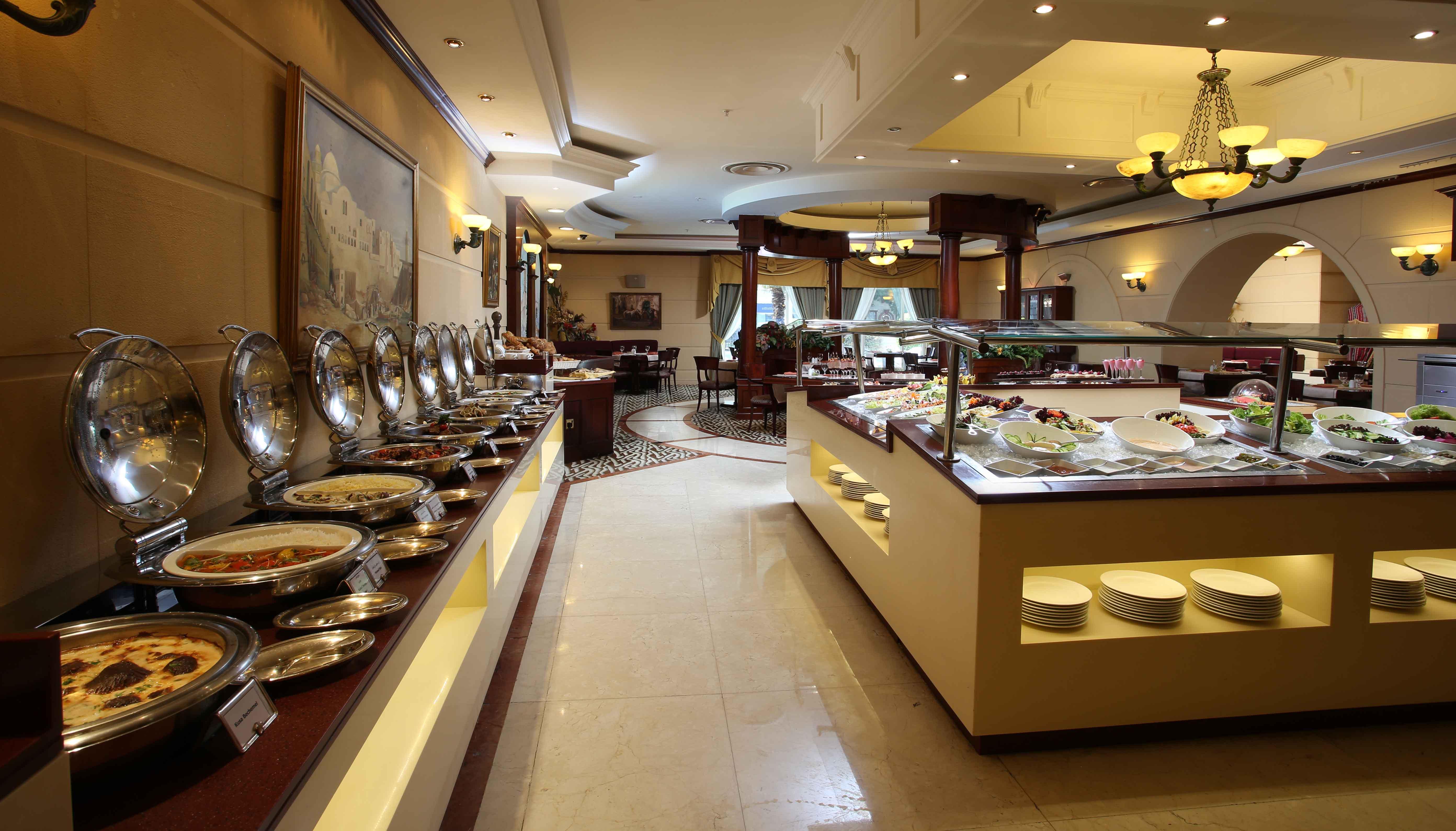 カートン パレス ホテル ドバイ エクステリア 写真 The buffet at the hotel
