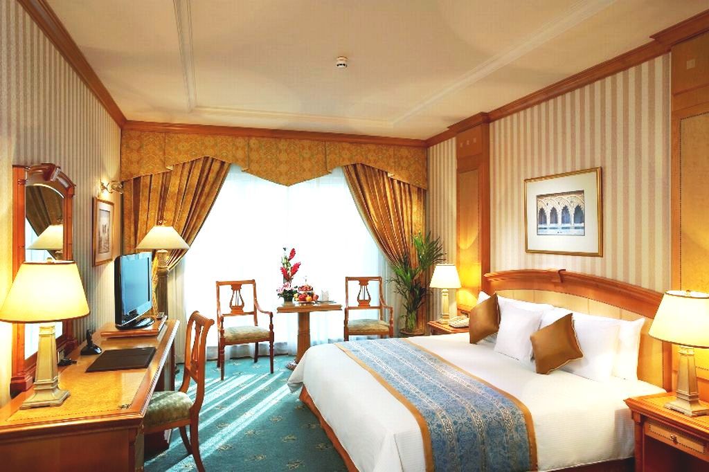 カートン パレス ホテル ドバイ エクステリア 写真 A room at the hotel
