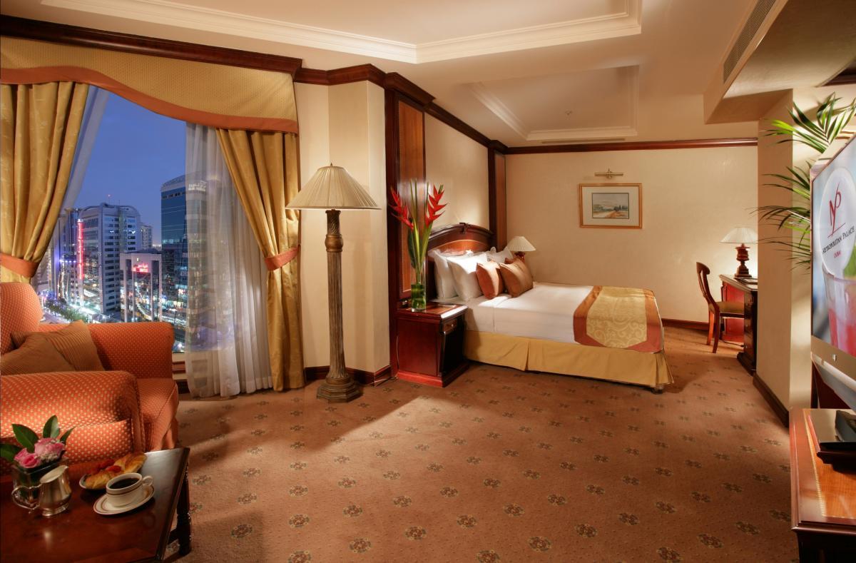 カートン パレス ホテル ドバイ エクステリア 写真 A suite at the Conrad Hong Kong